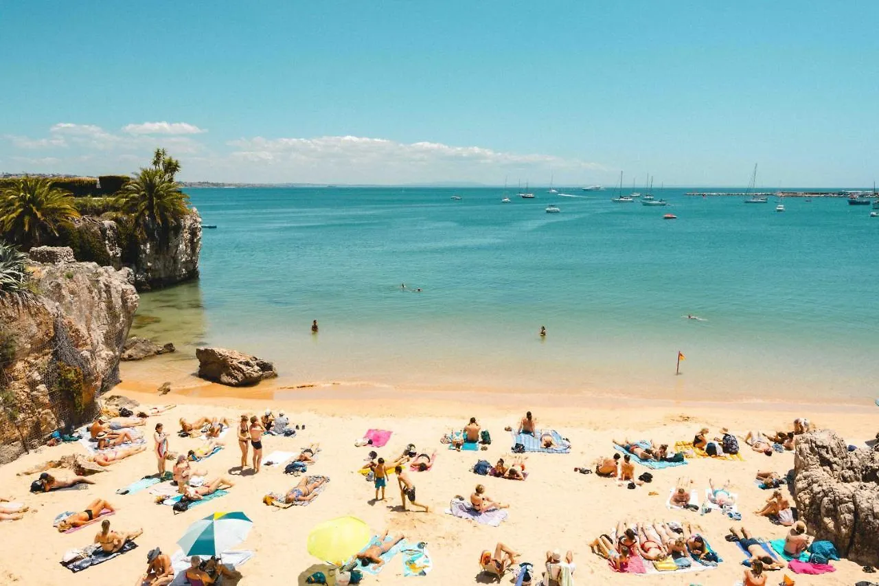 Cascais Bay Hostel 0*,